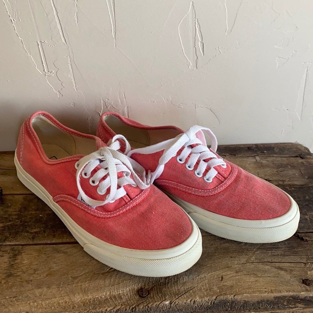 M5 W6.5 Salmon colored Vans Authentics